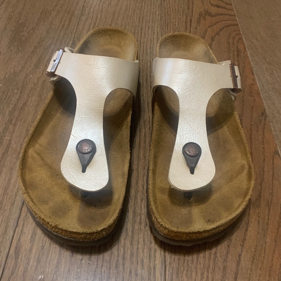 Birkenstock Shoes - Birkenstock Gizeh cream sandals - size 41 narrow